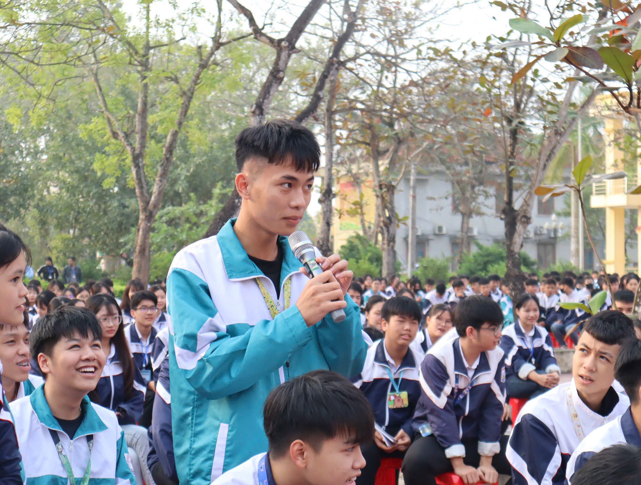 Học sinh THPT Yên Mô A tham gia giao lưu