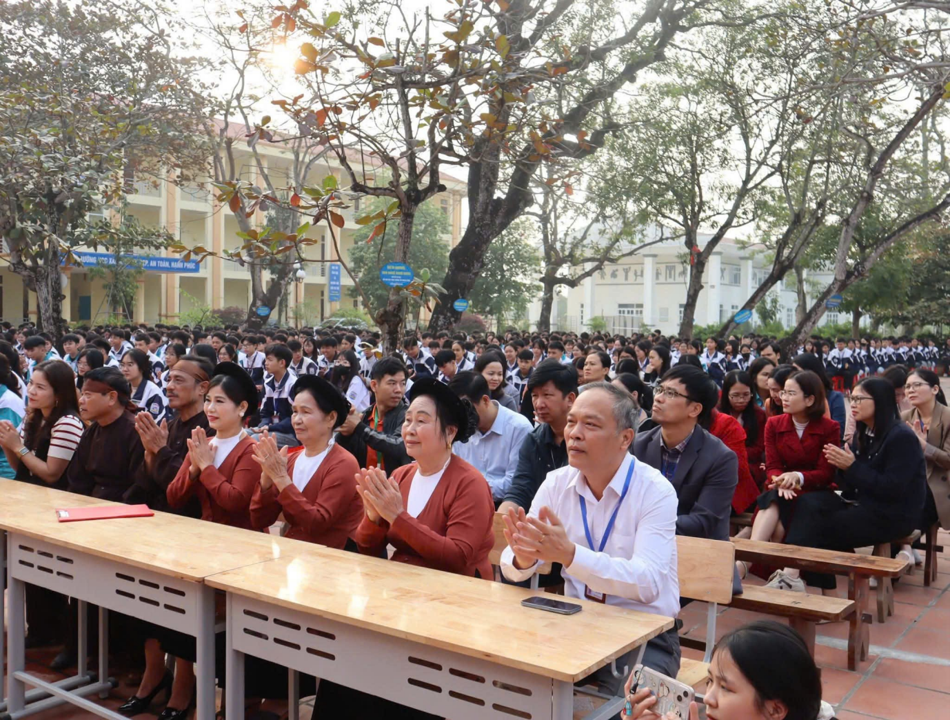 MỘT BUỔI CHUYÊN ĐỀ, CẢ TRƯỜNG "DẬY SÓNG": HỌC SINH ĐÒI MỞ CLB XẨM NGAY SAU BUỔI TRẢI NGHIỆM